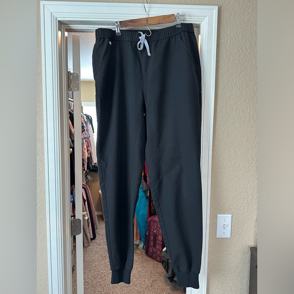 Men’s XL/T FIGS technical collection pants Black